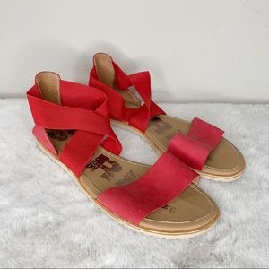 Sorel Ella Red Strap Sandals in Size 10